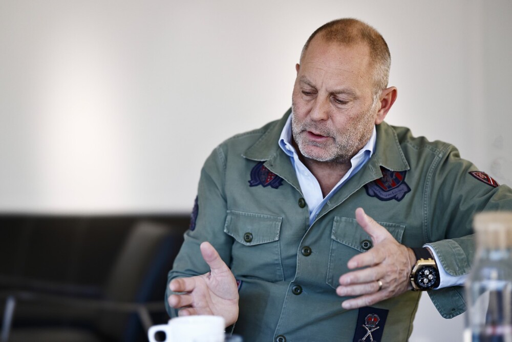 Karl Eklöf tar hellre tio beslut där två blir fel än står still. Foto: Peter Holgersson